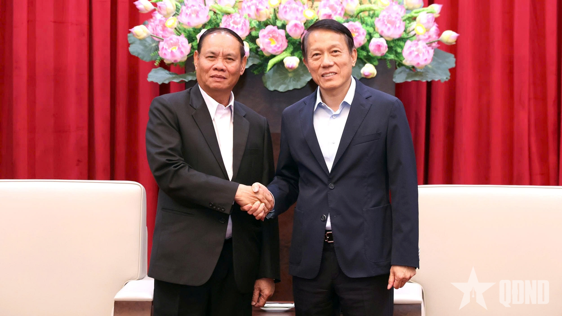 Đại tướng Lương Tam Quang hội kiến Thường trực Ban Bí thư Trung ương Đảng Nhân dân Cách mạng Lào 
